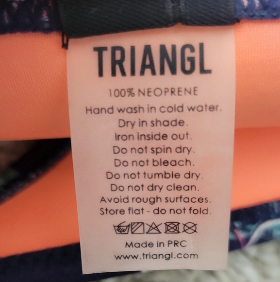 Triangl Bikini Top Small Bottom XS Comes with Carry Bag - Picture 7 of 8